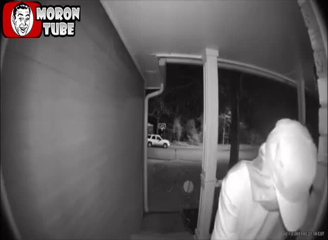 Video :His attempt to break into a residence fails